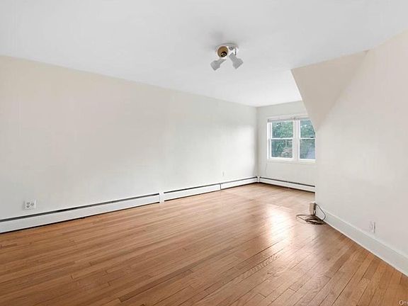 3rd image of 373 Warren Ave Floor 2