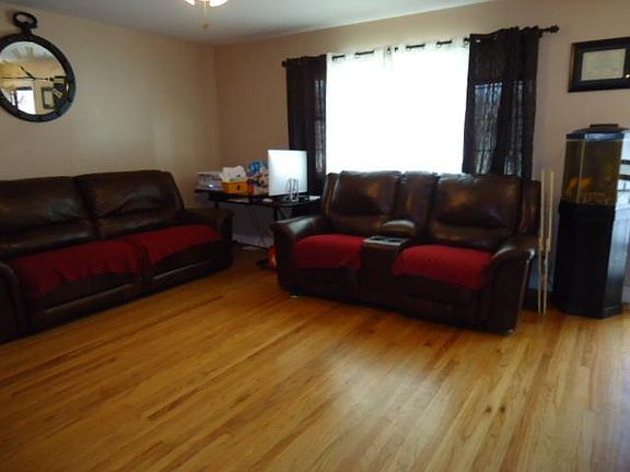 5th image of 8450 Hanna St