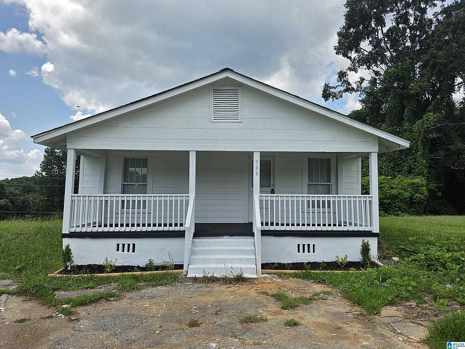 1st image of 766 1st St SE