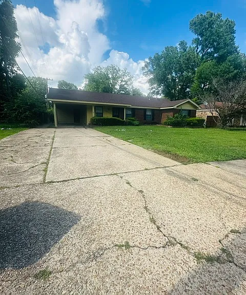 5038 Bryndale Ave — Photo 1
