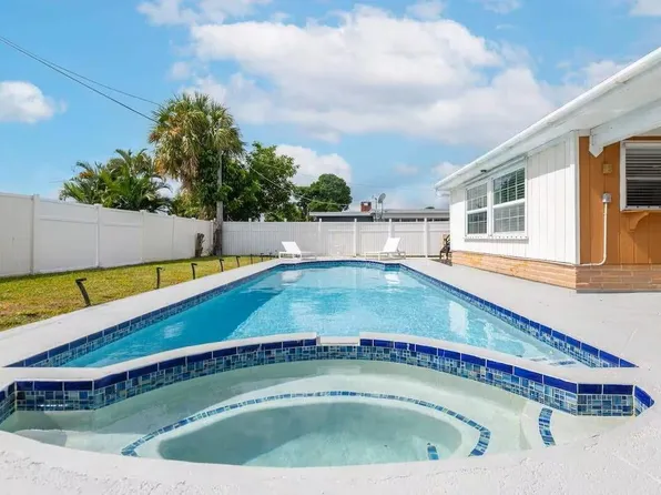 3762 Catalina Rd, Palm Beach Gardens, FL 33410