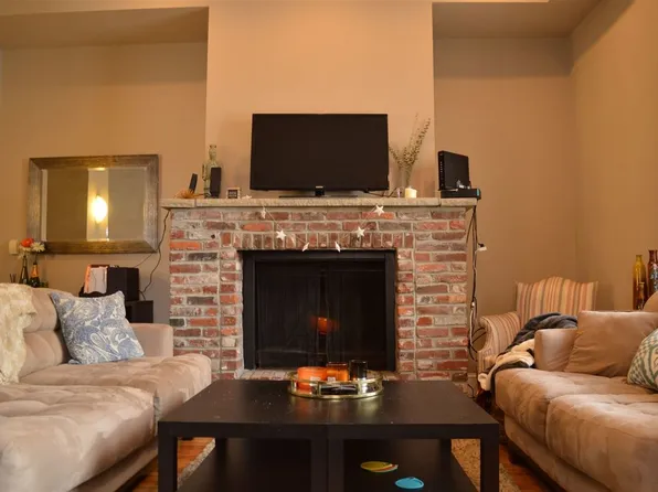 300 Lombard St, Philadelphia, PA 19147