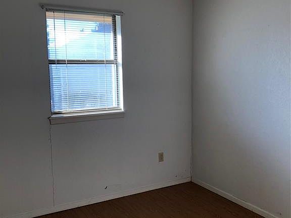 4th image of 21 Teakwood Ln