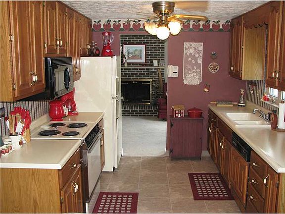 4th image of 225 Partridge Dr