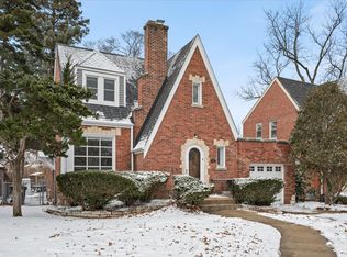 530 Byrd Rd, Riverside, IL 60546