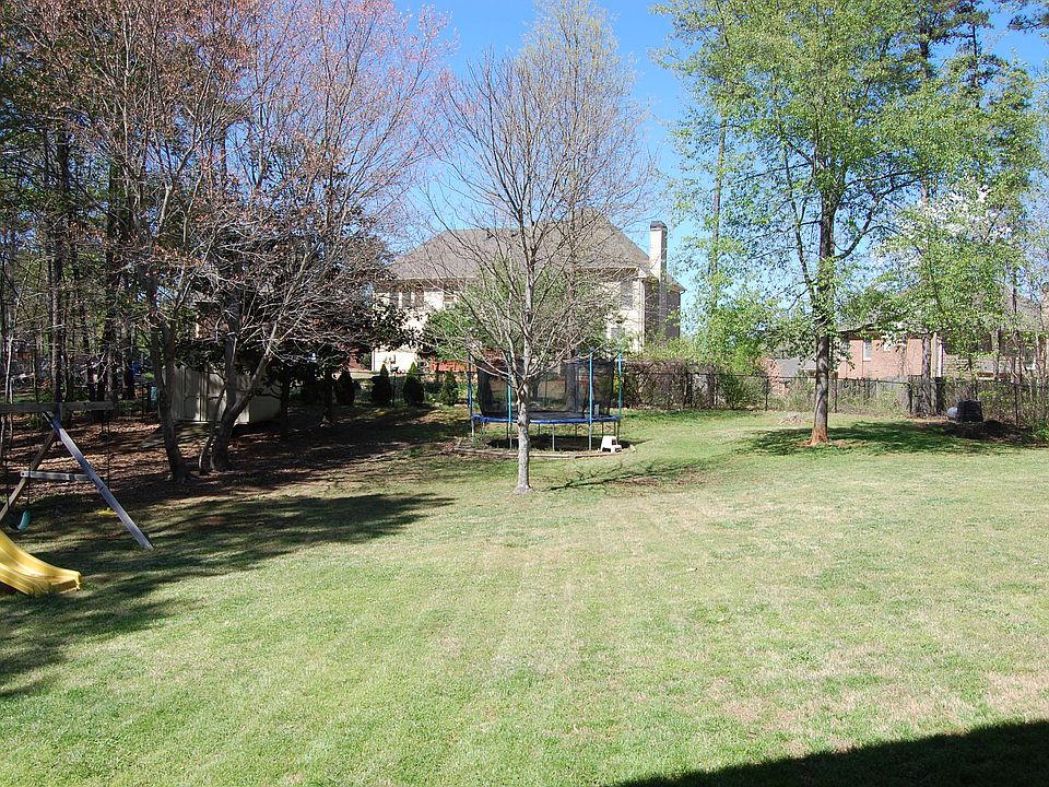 2nd image of 5924 Seven Oaks Dr