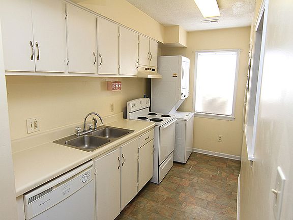 2nd image of 120 Kingsbury Drive