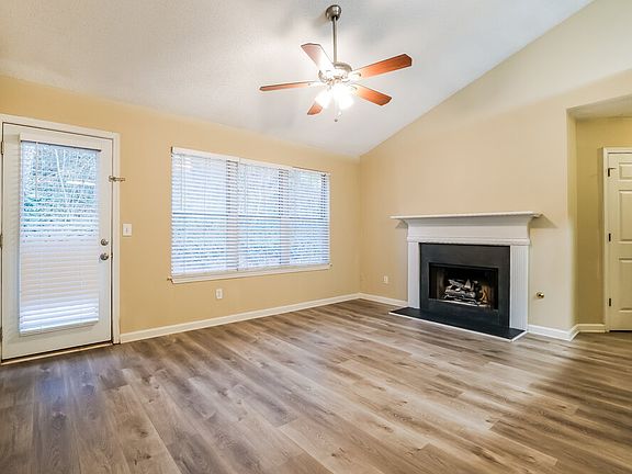 4th image of 2419 Serenity Way NW
