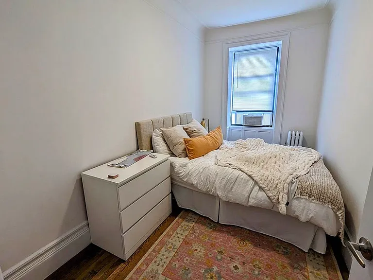 49 W 75th St #10 — Photo 7