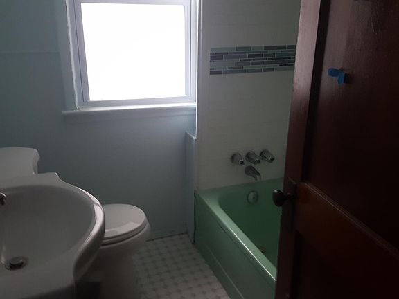 4th image of 4306 Trowbridge Ave