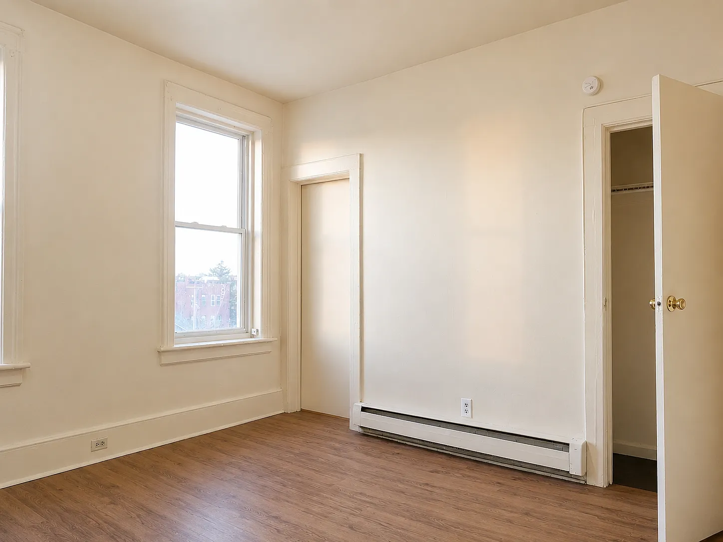 3 bed, 800 sqft, $1,247 — Photo 3