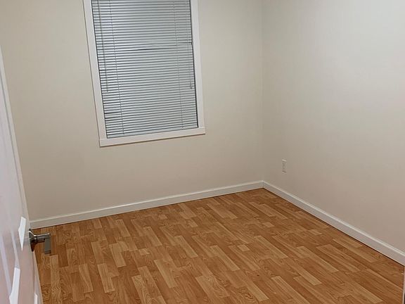 4th image of 1055 SE Midway Blvd #102
