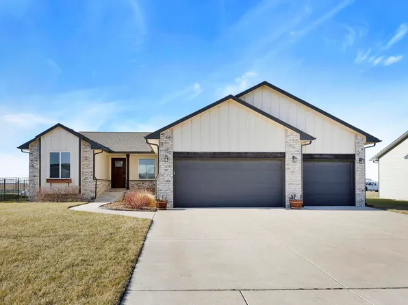 707 W Country Lakes Pl, Haysville, KS 67060
