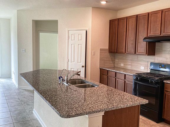 4th image of 28319 Aperture Ct