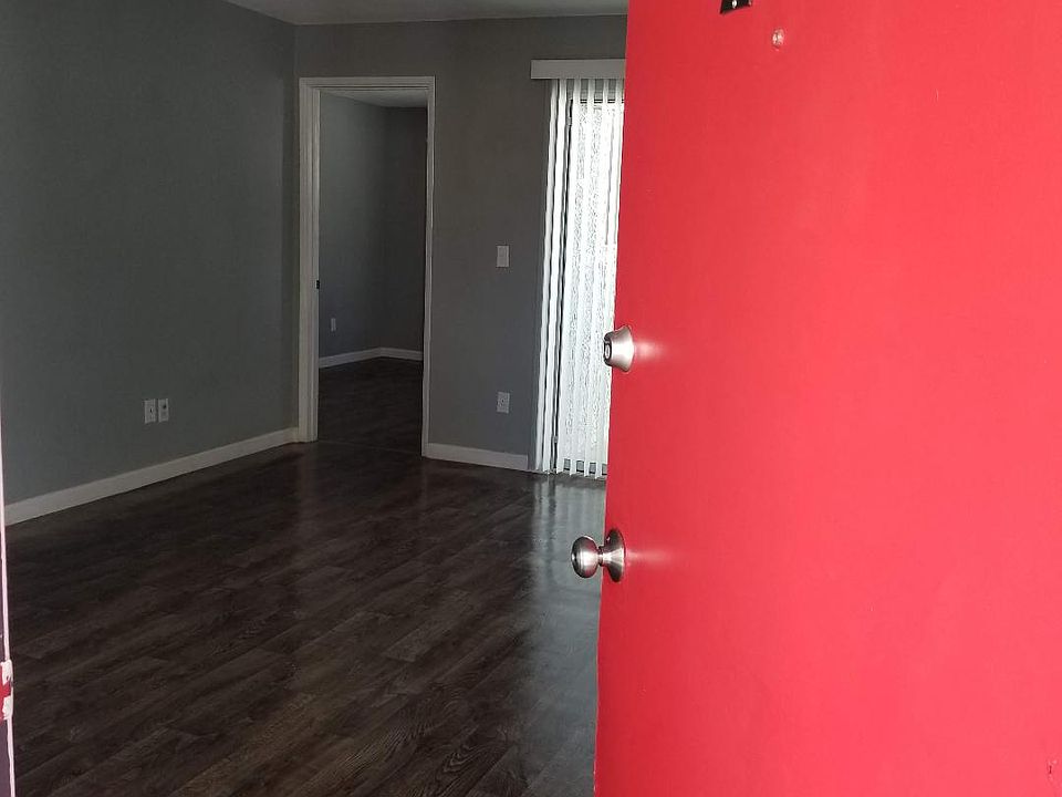 1st image of 3653 E 2nd St #214-apt 20
