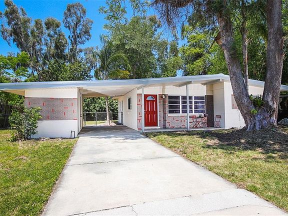 2nd image of 725 Caruso Pl