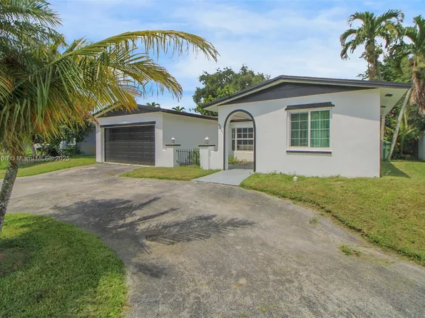 9411 NW 19th St, Pembroke Pines, FL 33024