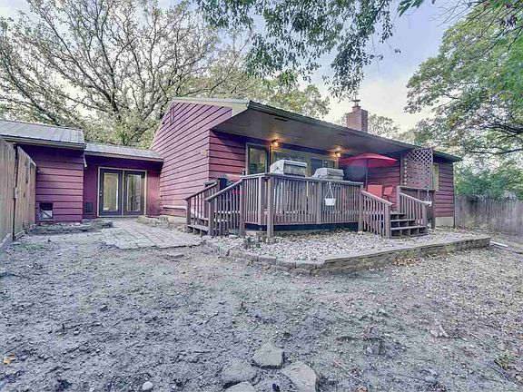 3rd image of 114 Westwood Dr