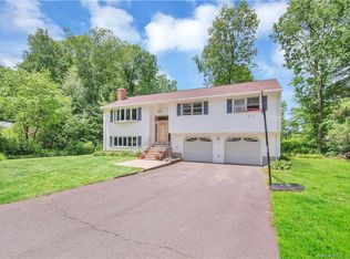 90 Discovery Rd, Vernon, CT 06066
