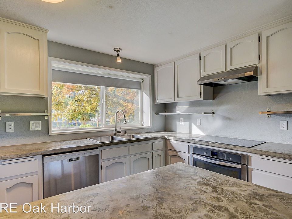 1st image of 2192 Westwood Pl