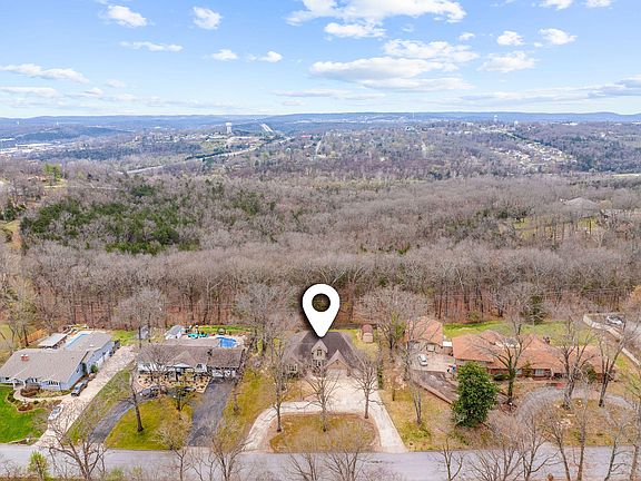 2nd image of 115 Stone Ridge Drive