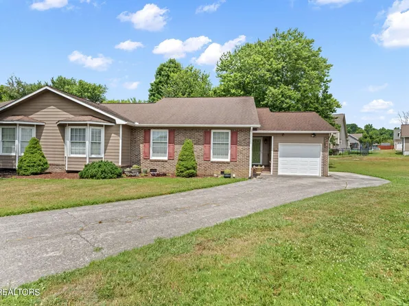 10 Breakers Ct, Clinton, TN 37716