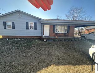 6021 Santa Fe Dr, Fayetteville, NC 28303