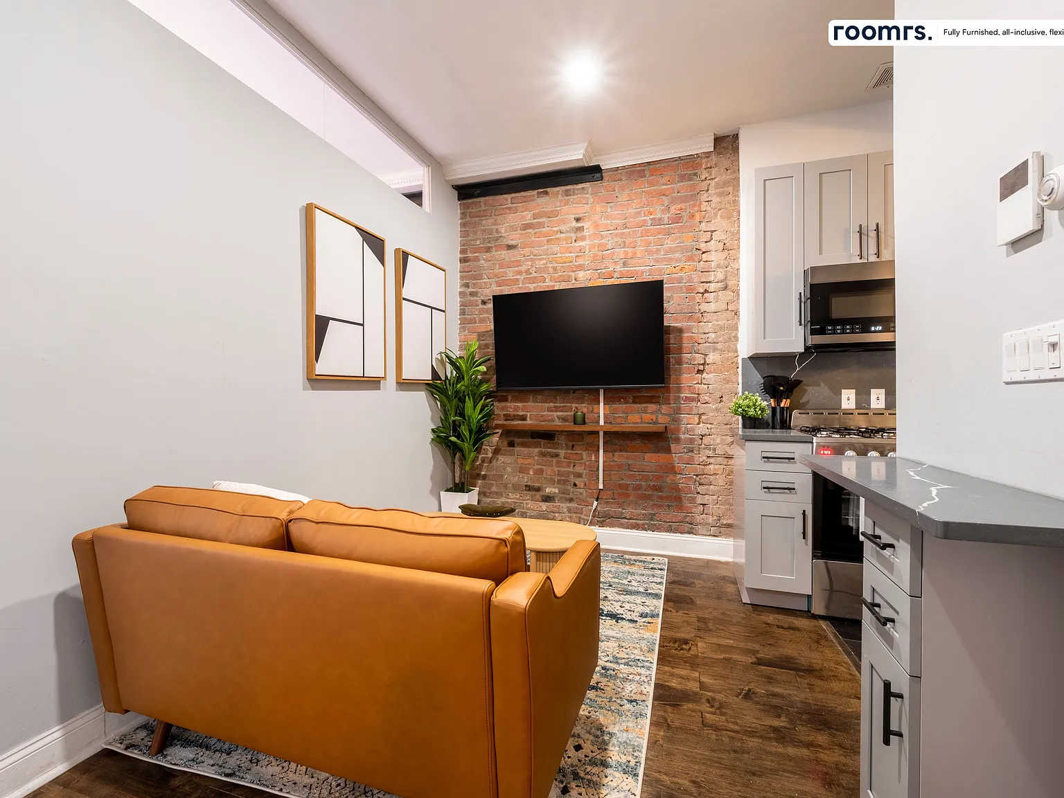 3 bed, 1.5 bath, 470 sqft, $2,774 — Photo 3