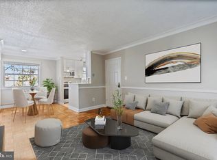 1630 W Abingdon Dr APT 301, Alexandria, VA 22314