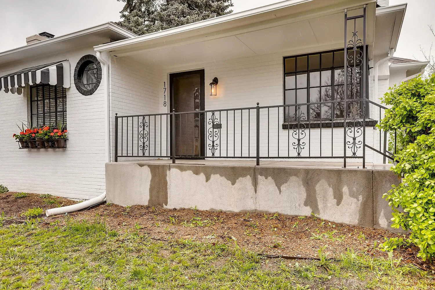 4 bed, 1856 sqft, $2,895 — Photo 2