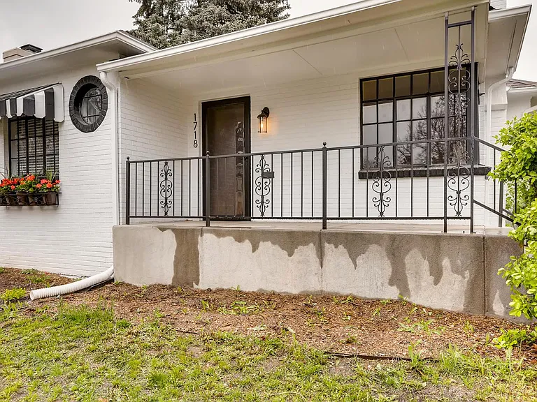 1718 Newport St — Photo 2