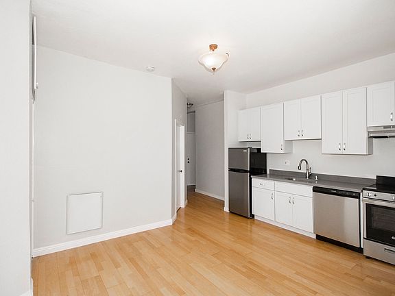 2nd image of 1997 Oak St #1
