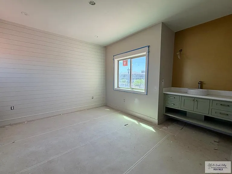 2200 Laredo Rd #12 — Photo 31