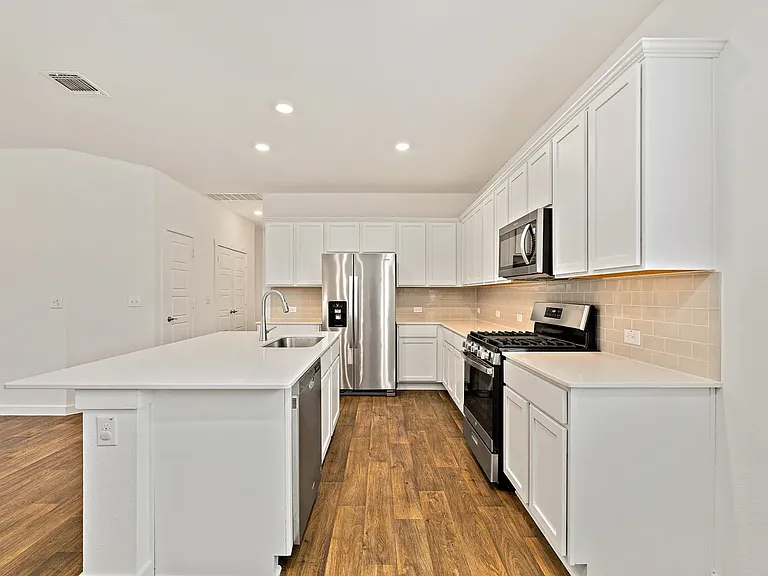 143090 Macquarie Dr — Photo 8