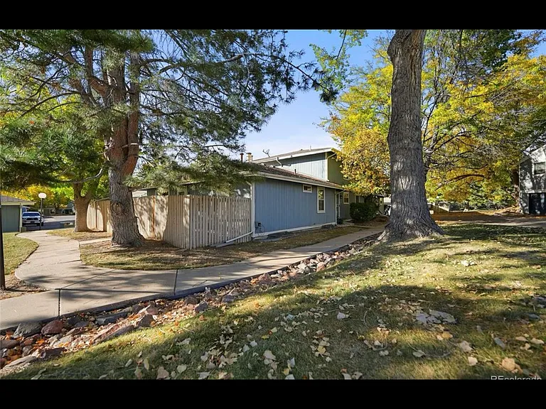 11687 E Cedar Ave — Photo 23