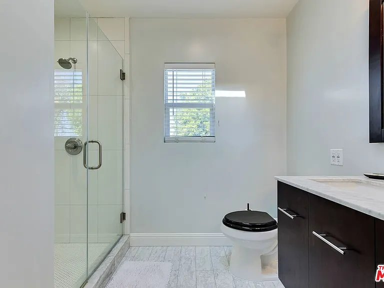 4411 Irvine Ave — Photo 24