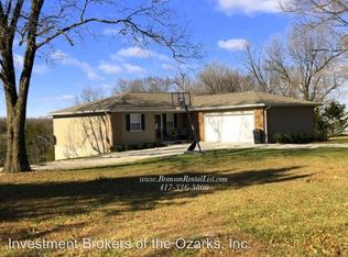 1791 Fruit Farm Rd, Hollister, MO 65672