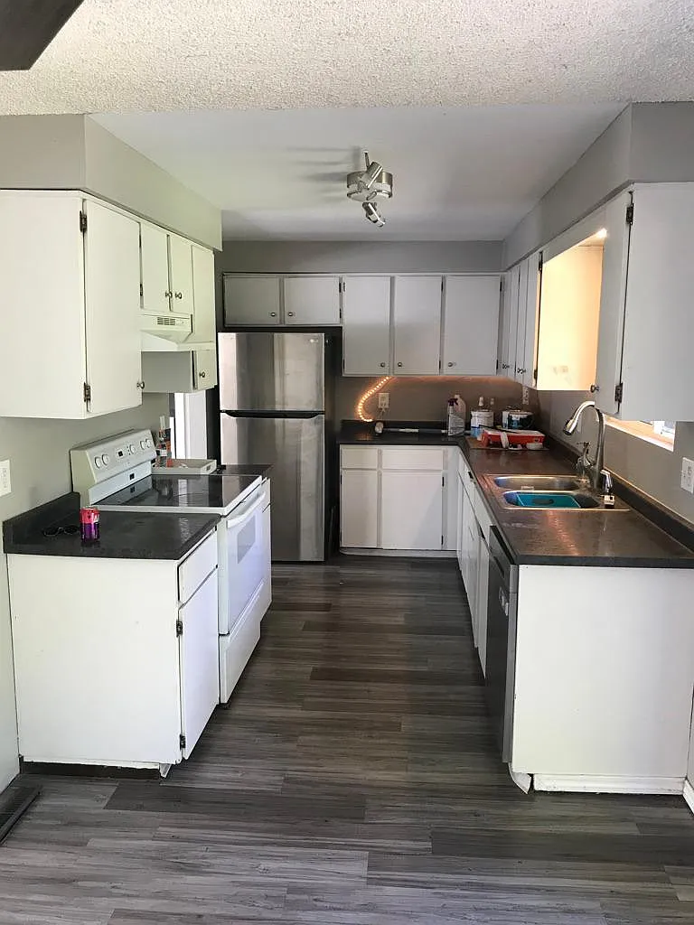 4 bed, 1700 sqft, $2,500 — Photo 3