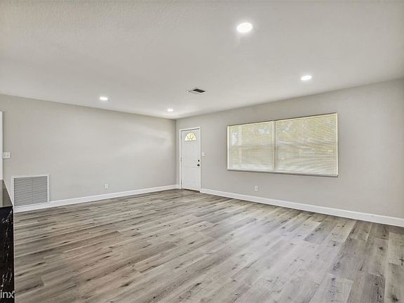5th image of 2580R 57th Ave N