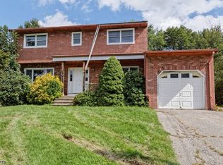 8 Falcon Rd, Flanders, NJ 07836