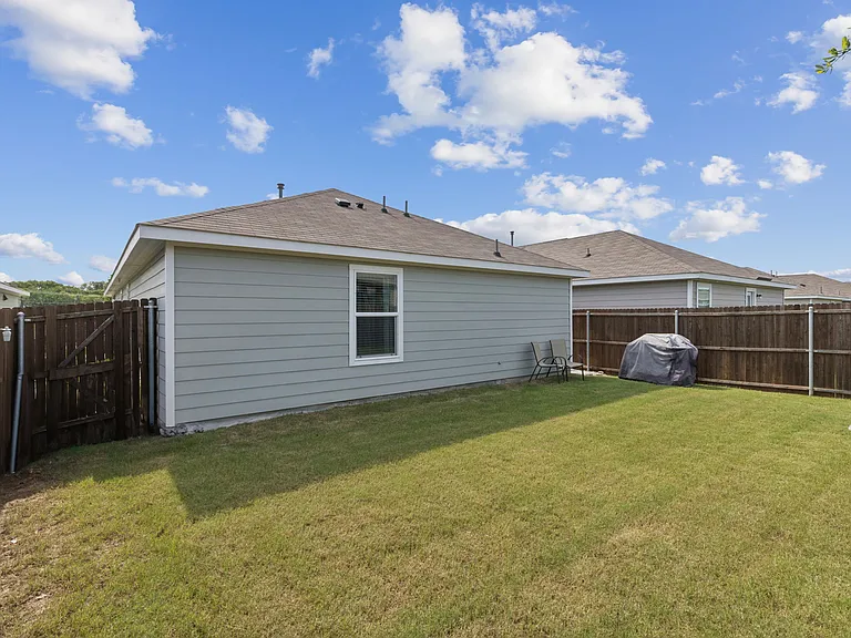 7408 Bluebell Ln — Photo 16