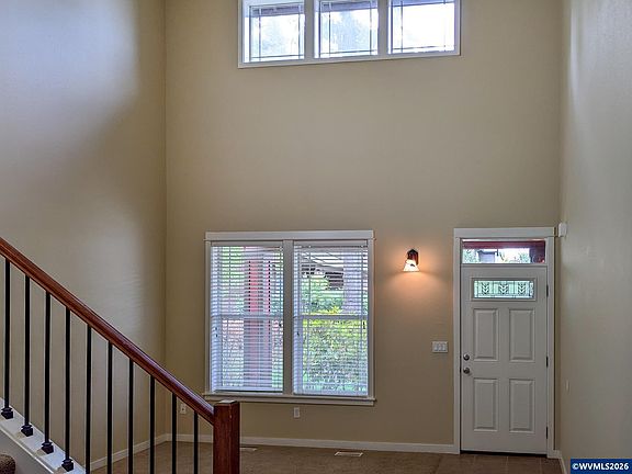 4th image of 7610 Maebelle Ln NE