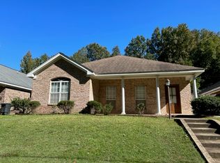 1126 6th St N, Columbus, MS 39701