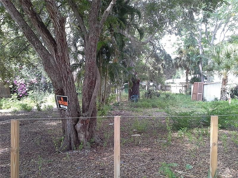 1st image of 2833 Olympic St