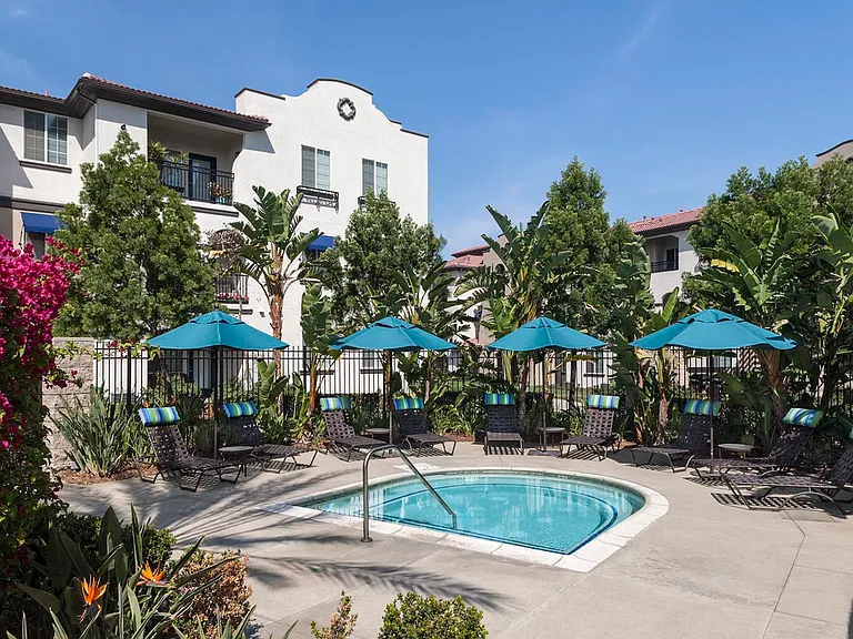 Overture Riverwalk 55+ Apartment Homes — Photo 28