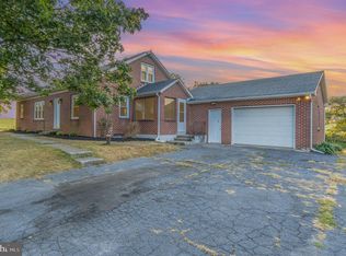 2046 Loudon Rd, Chambersburg, PA 17202