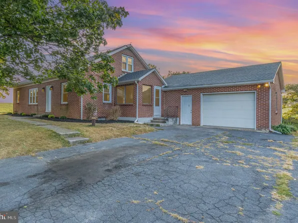 2046 Loudon Rd, Chambersburg, PA 17202
