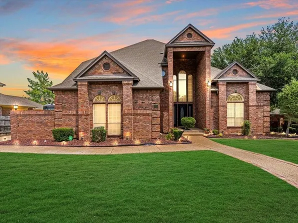 5205 Vicksburg Dr, Arlington, TX 76017