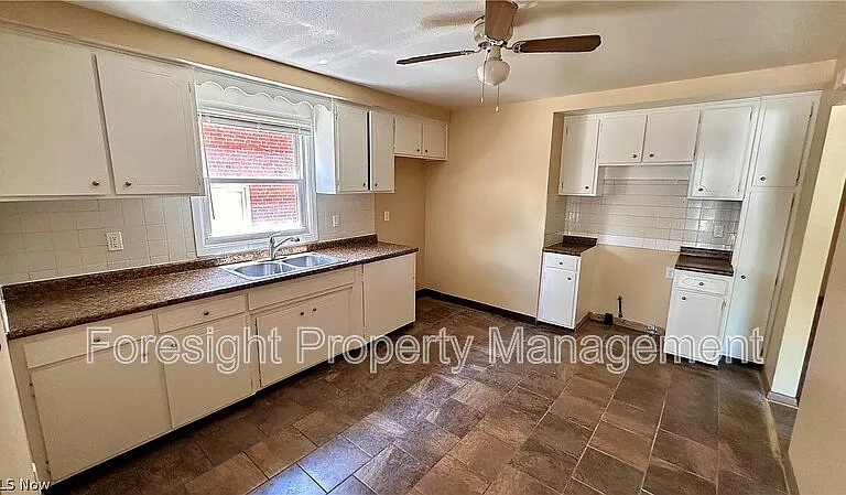 1434 E 222nd St — Photo 7