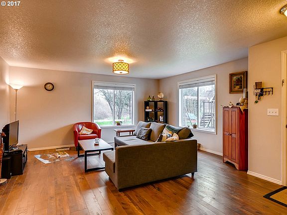 4th image of 2201 NE 87th Ave